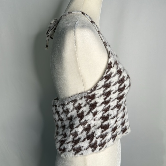 💜3/$15 Shein Fuzzy Soft Crop Halter Top - Picture 3 of 7